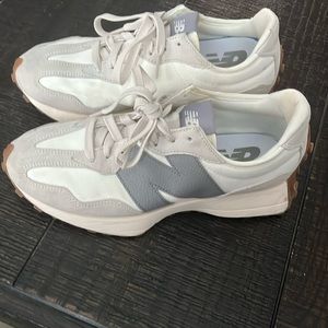 New Balance 327 worn once!